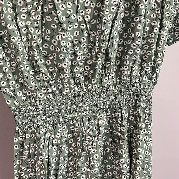 NWOT Ditsy flower midi dress - small - Picture 6 of 6